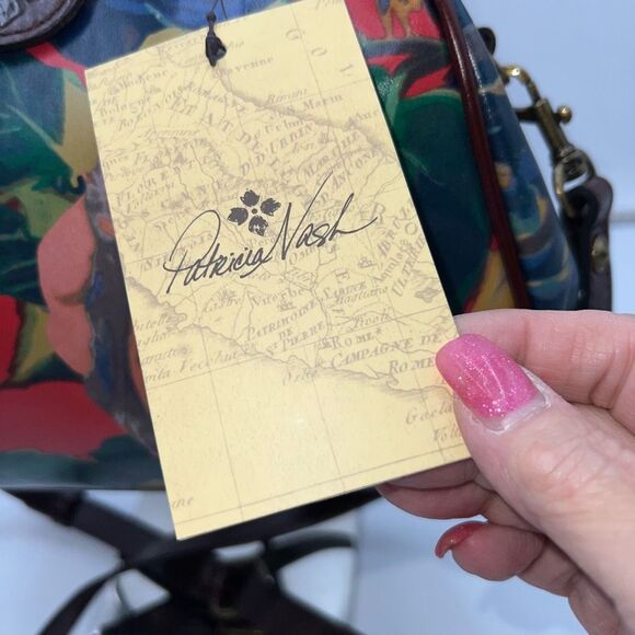 Patricia Nash Winter Bloom Hard Frame Convertible Crossbody Bag - Picture 4 of 10